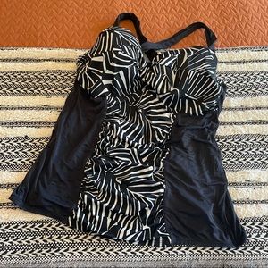 Lane bryant abstract black & white ruched tankini